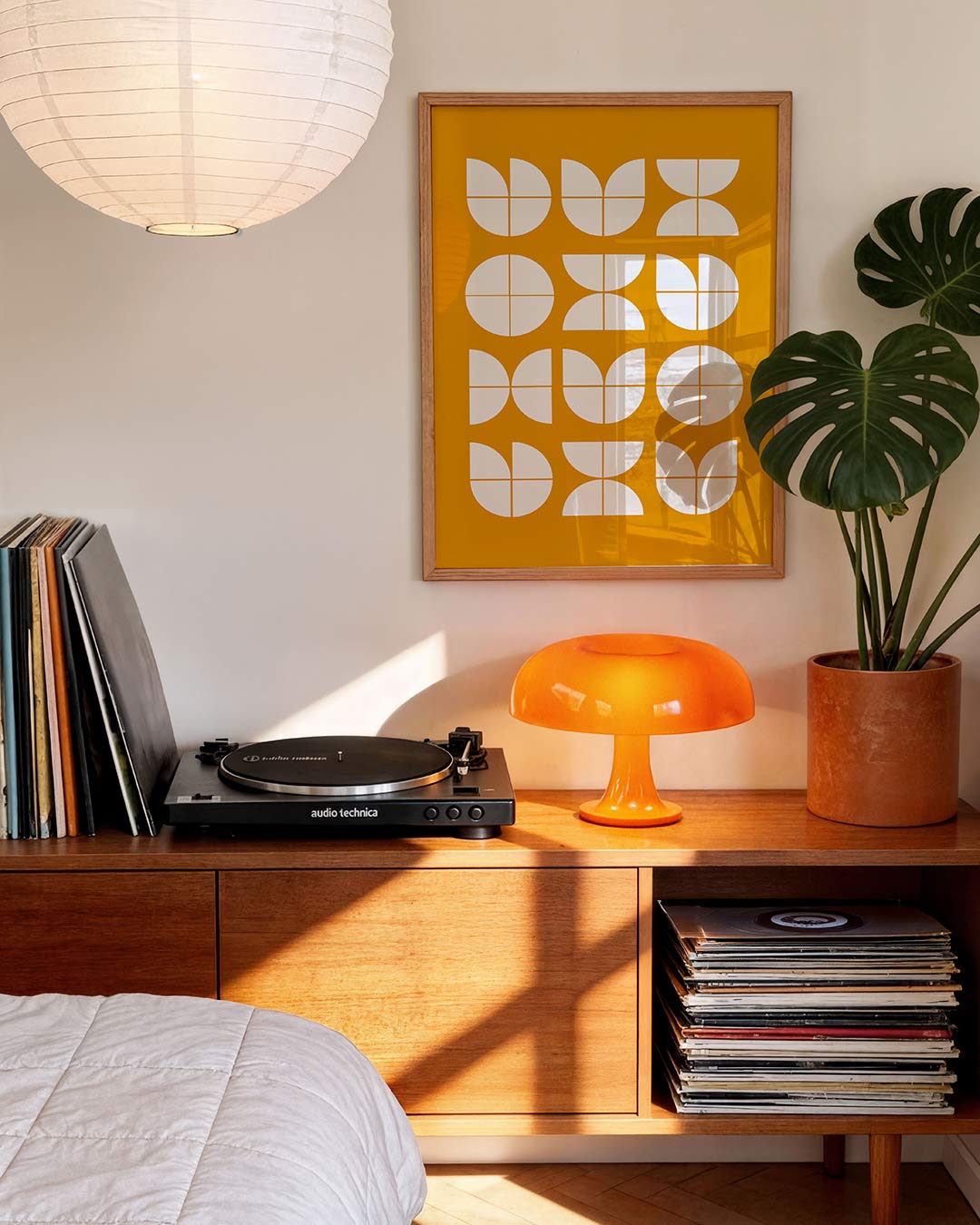 Vormenspel en kleur – geometrische Bauhaus poster in staand formaat