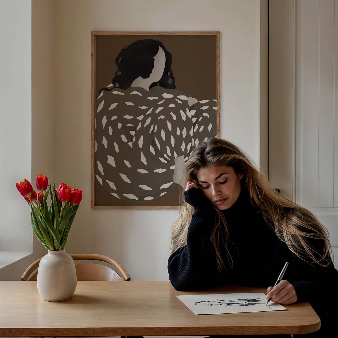 Rustige Contouren Kunstposter – staande vrouwelijke wanddecoratie van WallArtistic
