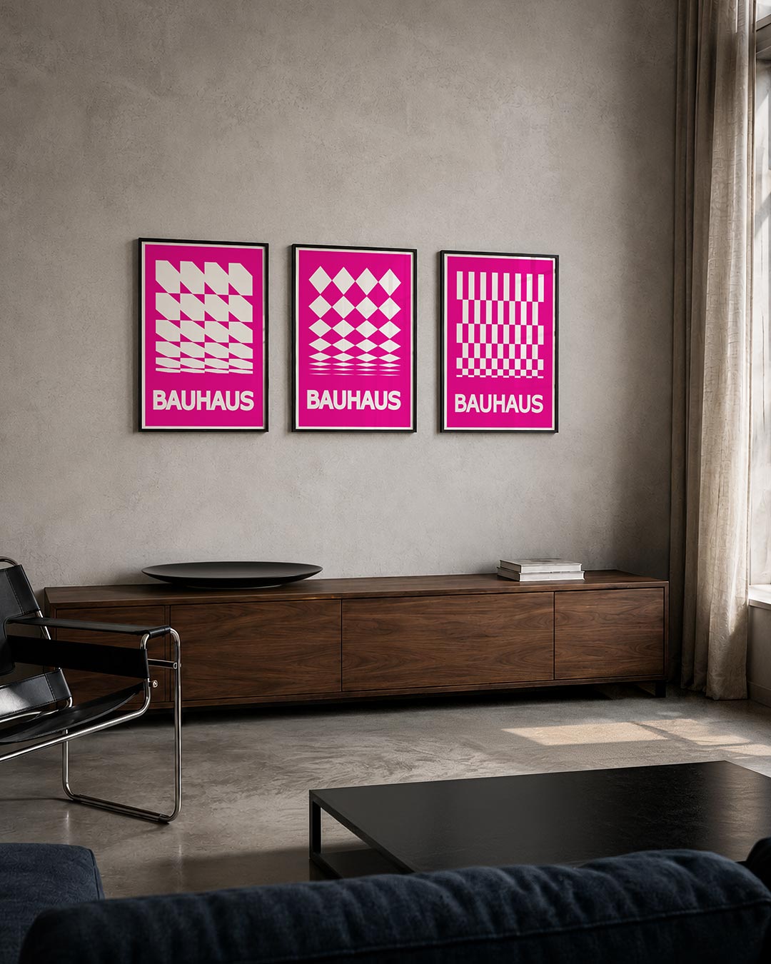 Vorm en kleur driedelige posterset – deze posterset in drie delen toont een levendig spel van roze en wit. Rechte lijnen en