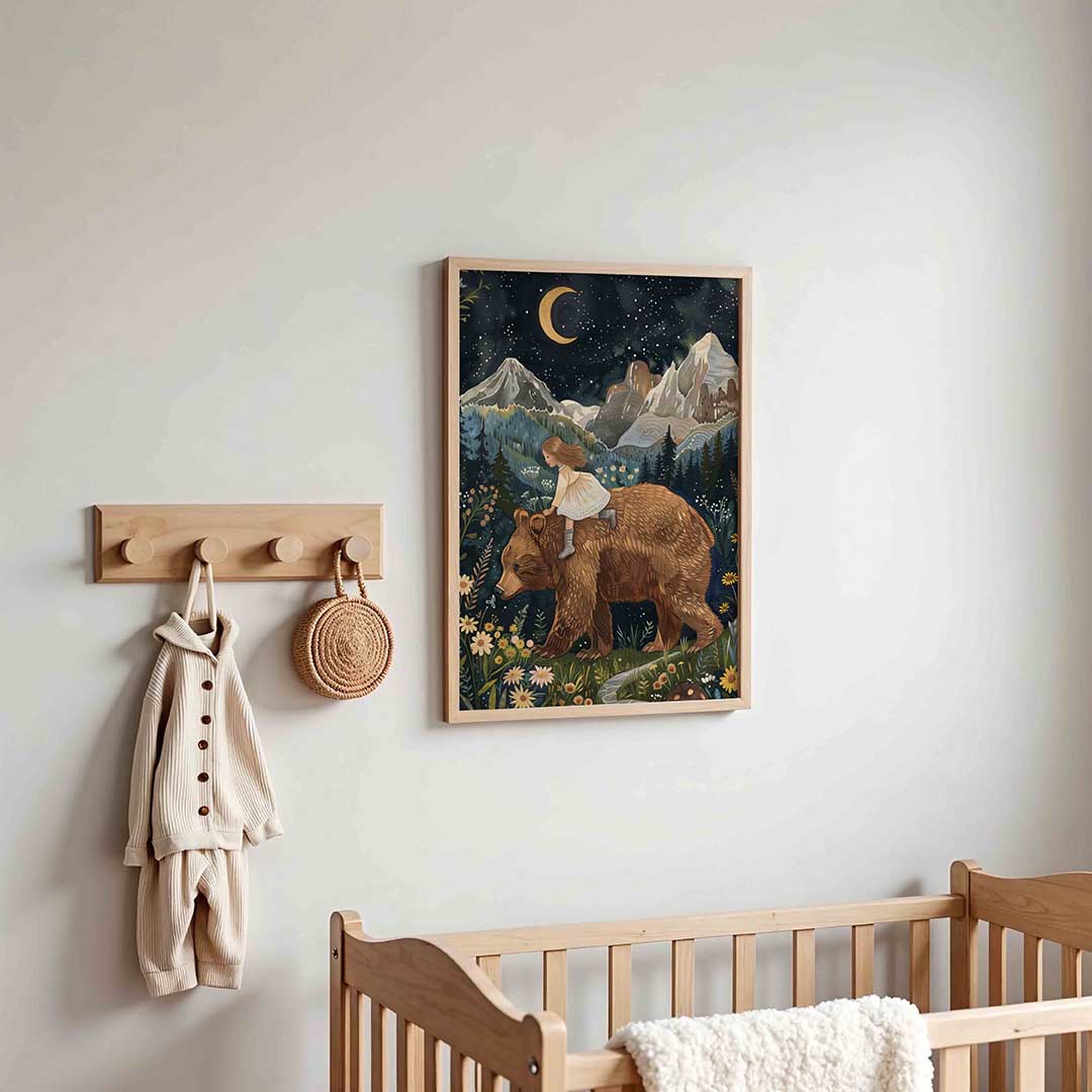 Meisje op beer – kinderposter in staand formaat