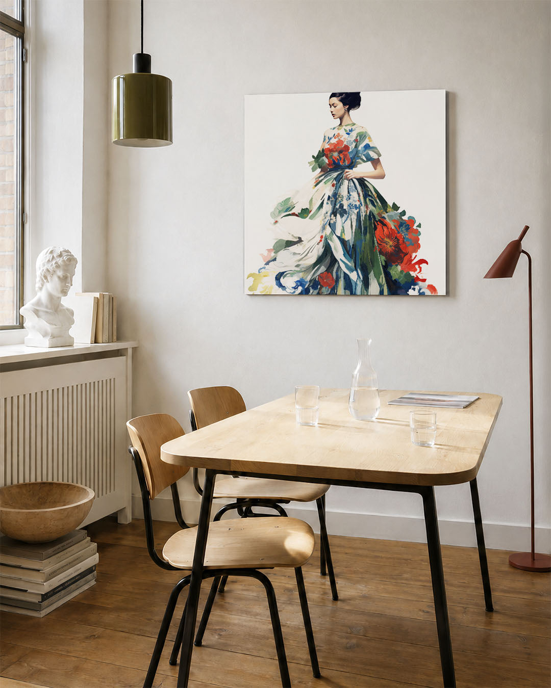 Vrouw in bloemenjurk kunstwerk – vierkante wanddecoratie – dit werk toont een vrouw in een weelderige bloemenjurk. De