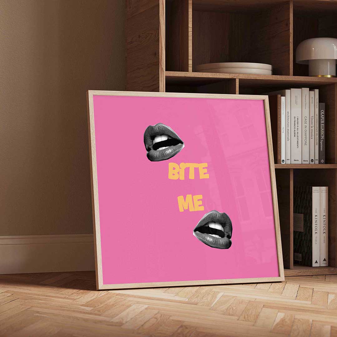 Bite me – vierkante Pop Art wanddecoratie van WallArtistic