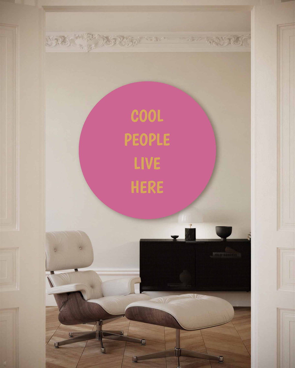 Cool people live here – muurcirkel met kleur en vormen voor aan de muur