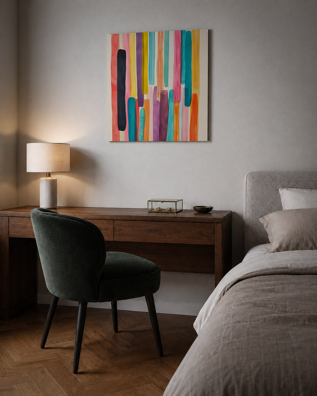 Kleurrijke verticale strepen kunstwerk – sfeerbeeld – dit werk toont een compositie van verticale strepen in diverse kleuren