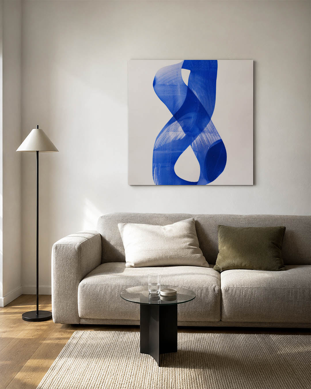 Dynamische blauwe vormen kunstwerk – vierkante wanddecoratie – dit kunstwerk toont vloeiende blauwe lijnen die sierlijk over