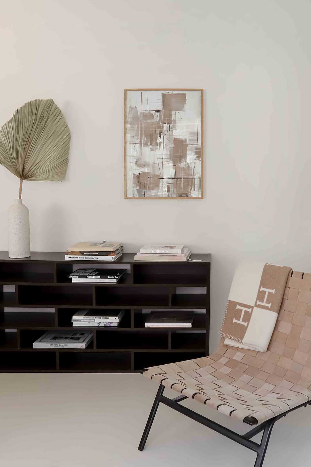 Abstracte beige vormen – zachte abstracte poster in staand formaat