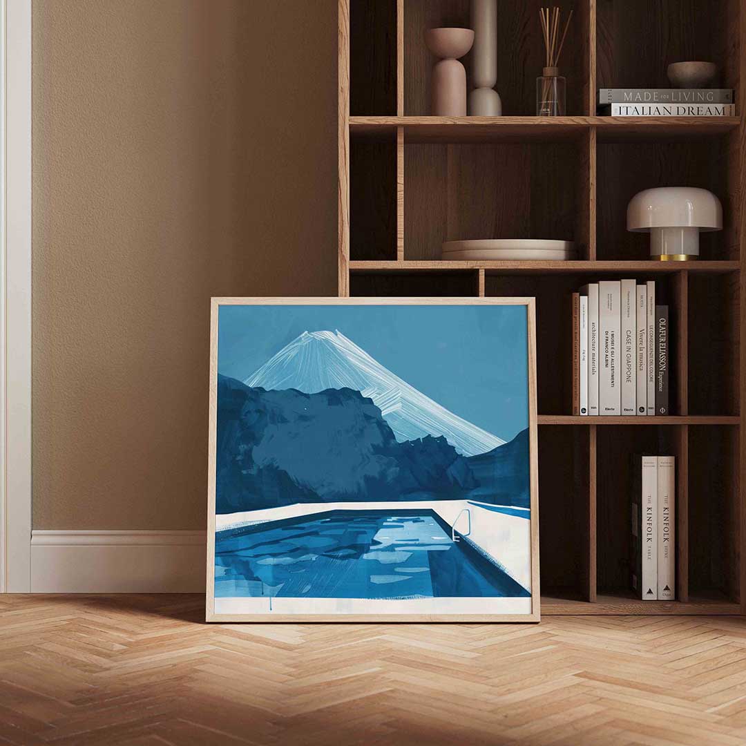 Zwembad en bergen – vierkante design wanddecoratie van WallArtistic