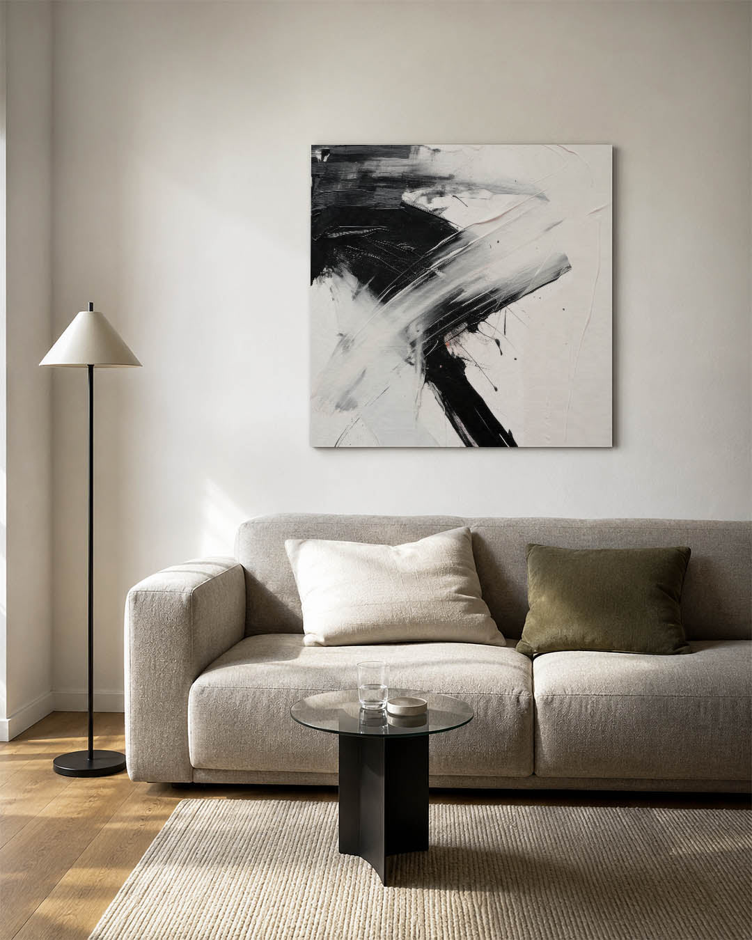 Penseelstreken kunstwerk – vierkante wanddecoratie – dit werk toont krachtige zwarte en witte penseelstreken die elkaar