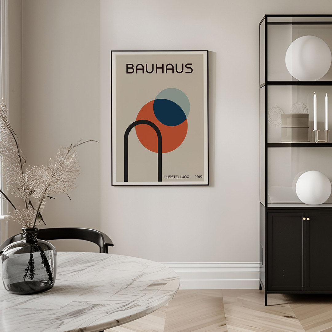 Vorm en kleurvlakken – geometrische Bauhaus poster in staand formaat