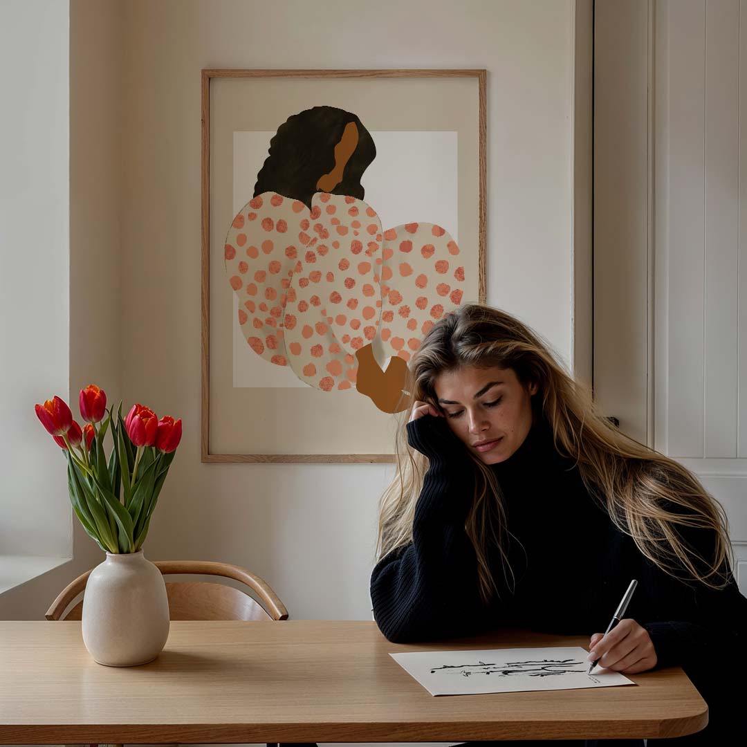 Stijlvolle Vrouwelijke Zithouding – staande vrouwelijke wanddecoratie van WallArtistic