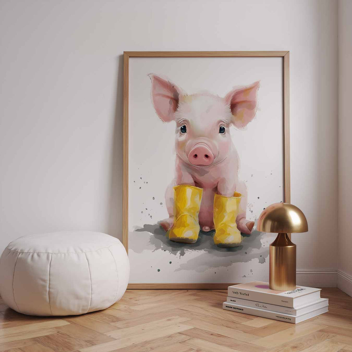 Schattig Varkentje in Gele Regenlaarsjes – speelse wandkunst als portret kinderposter