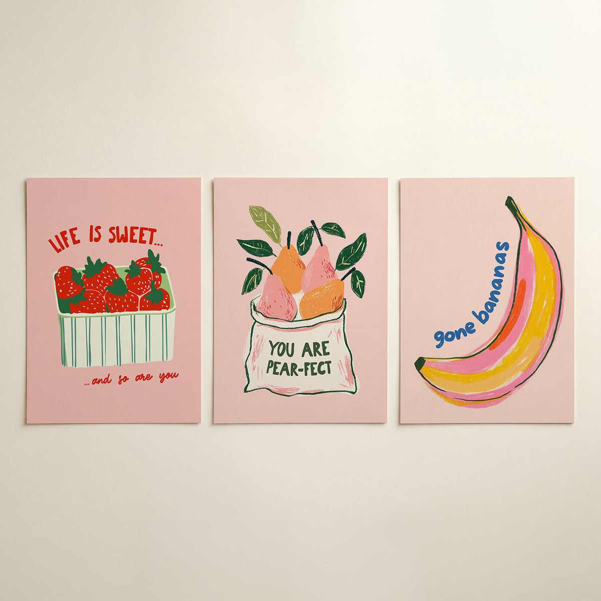 Zoete boodschap driedelige posterset in interieur