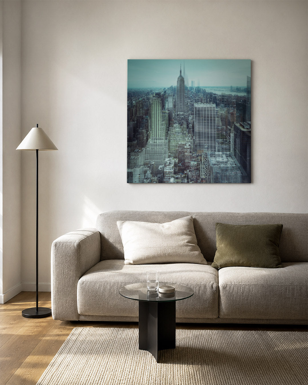 Stedelijke hoogte kunstwerk – vierkante wanddecoratie – deze kunstwerk toont een stadsgezicht met hoge gebouwen en een wazige