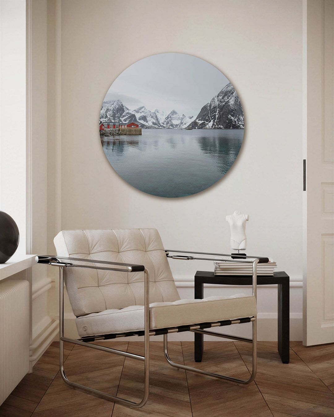 Bergen en rode huisjes – fotografie muurcirkel als ronde wanddecoratie