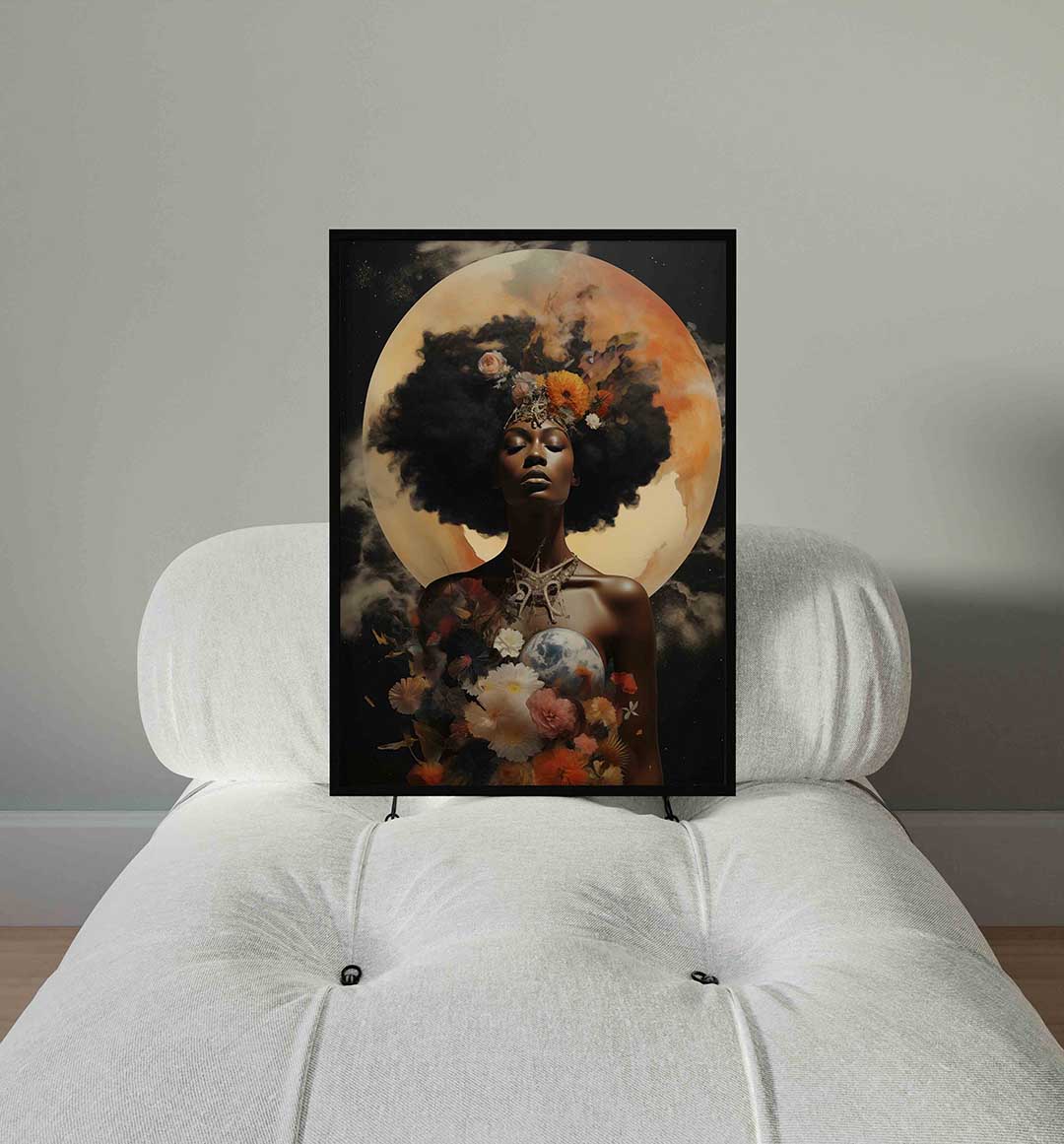 Vrouw met bloemen en maan – staande surrealistische wanddecoratie van WallArtistic