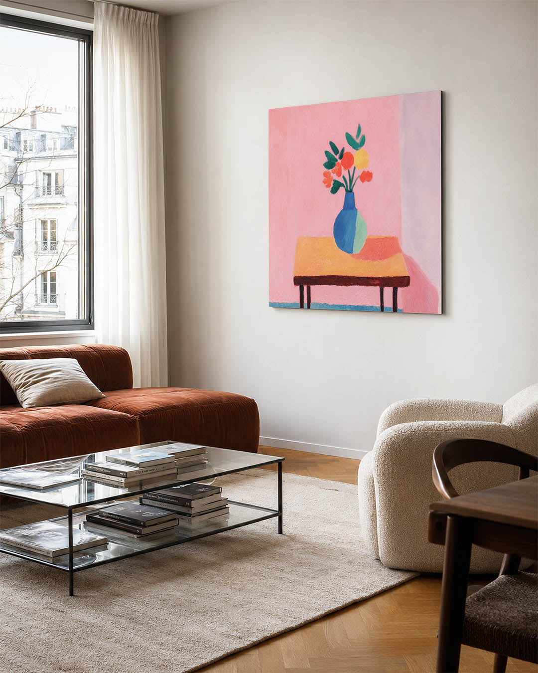Kleurrijke bloemenvorm kunstwerk – vierkante wanddecoratie – dit werk toont een vaas met bloemen op een tafel. De levendige