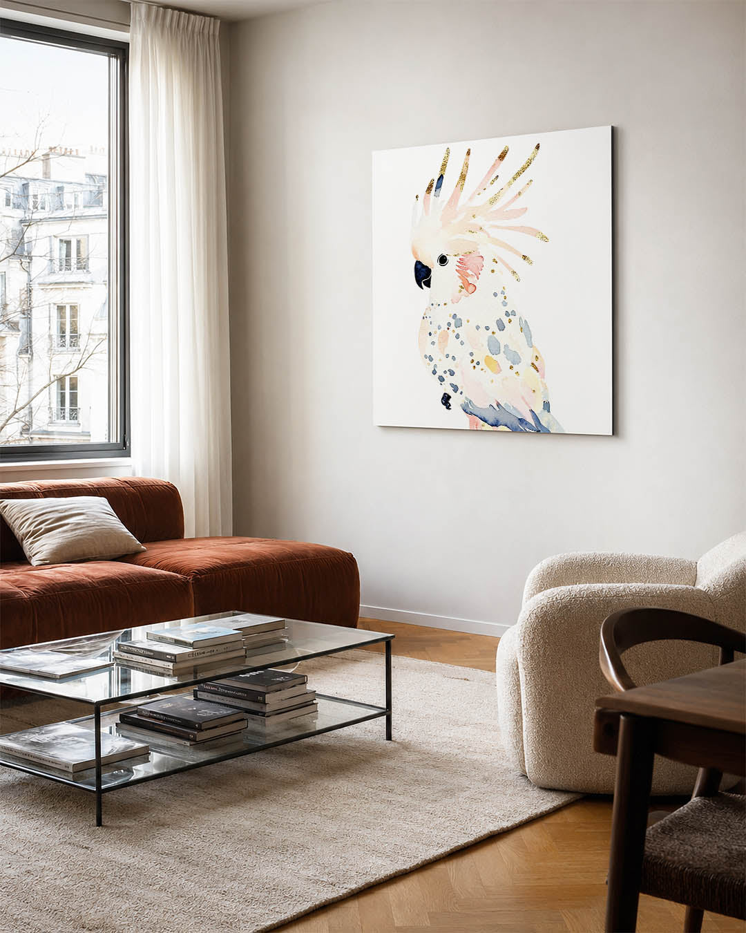 Vrolijke kaketoe kunstwerk – vierkante wanddecoratie – dit kunstwerk toont een kaketoe met sierlijke veren in zachte tinten.