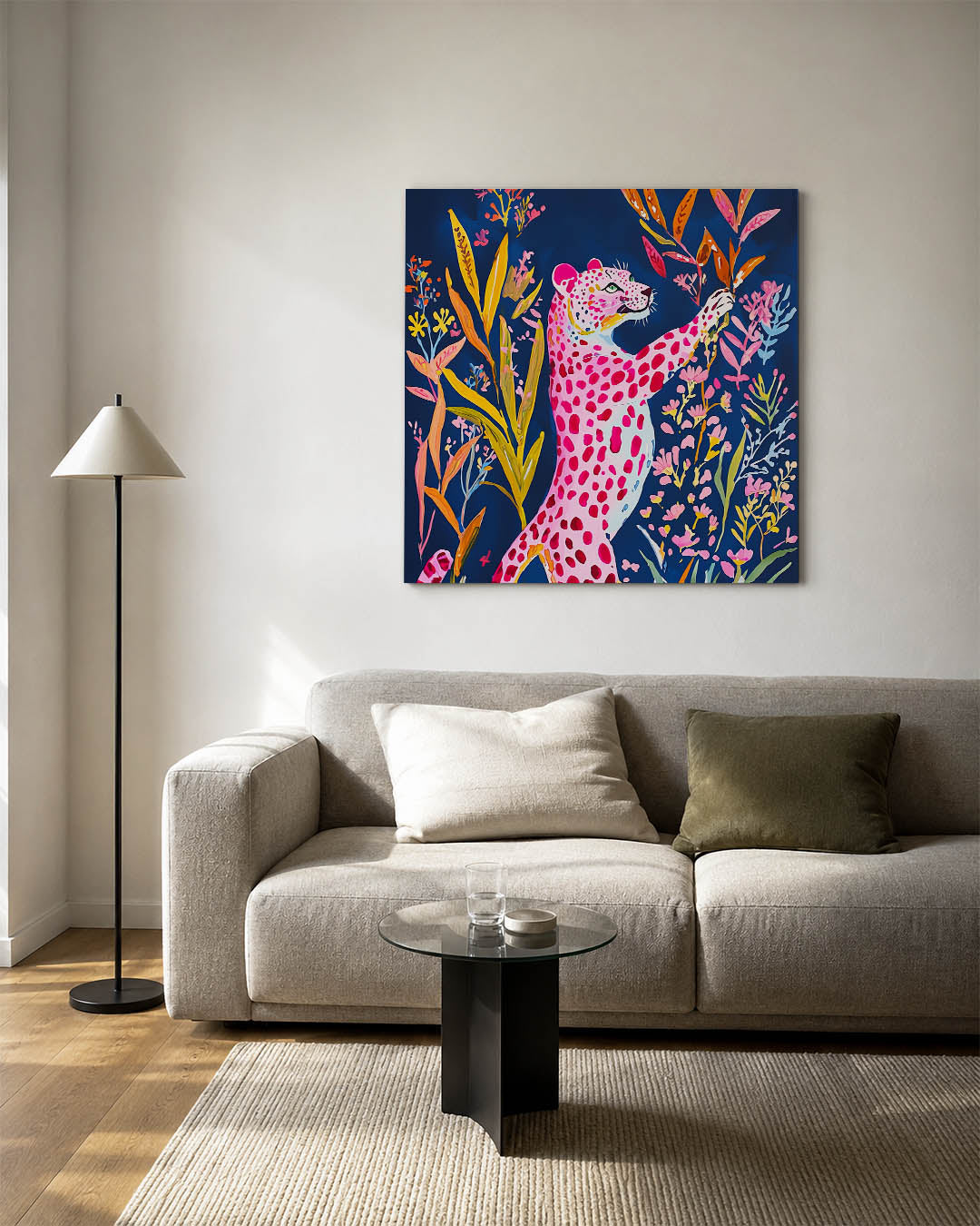 Kleurrijke dierenfantasie kunstwerk – detailweergave – dit werk toont een levendige compositie van een roze gevlekte luipaard