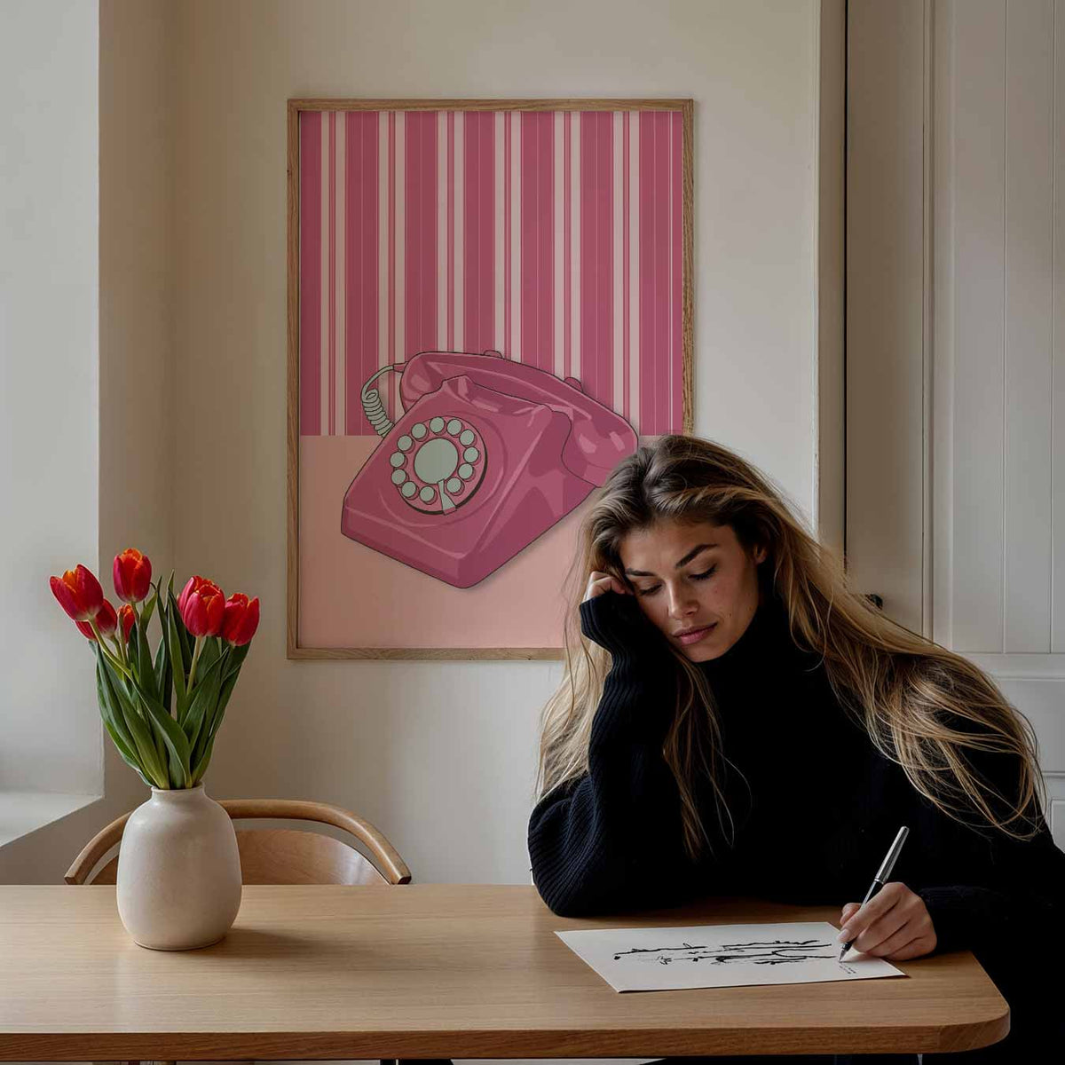 Retro Roze Telefoon – staande muurposter met zomerse uitstraling