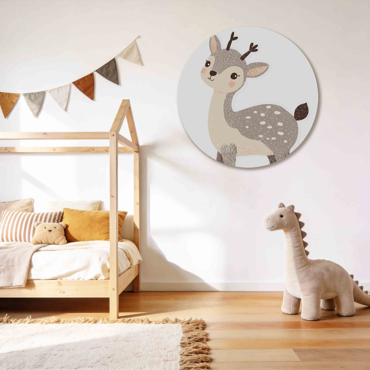Hert met stippen Muurcirkel – tweede productweergave – Een schattig hert met stippen in zachte beige en bruine tinten.