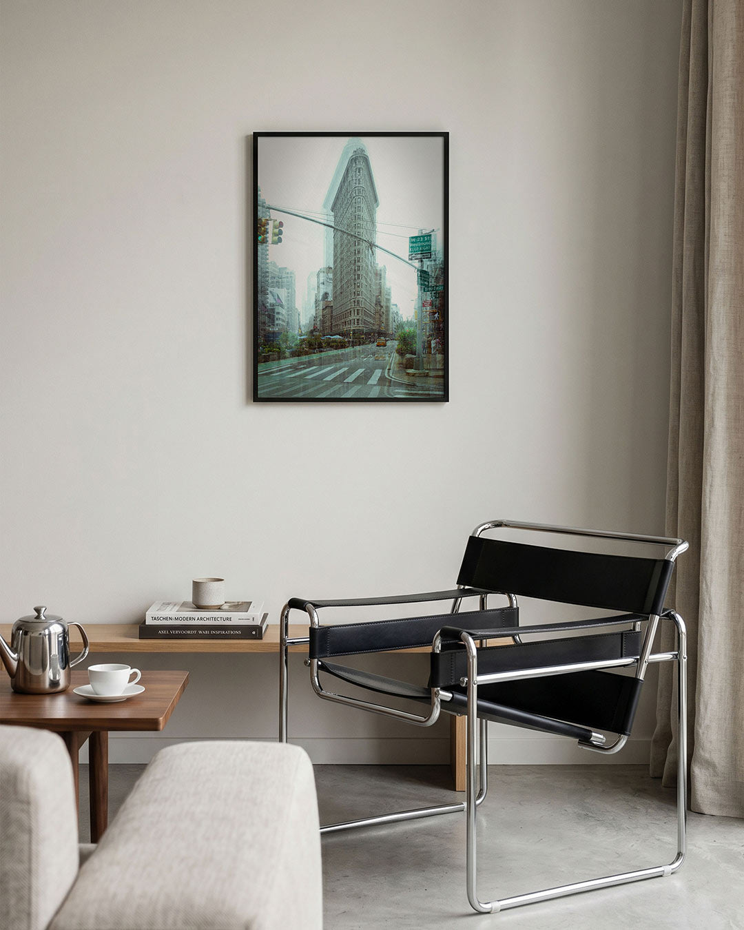 Stedelijke vervaging poster – tweede productweergave – deze poster toont een gebouw in een drukke stadsscène met een