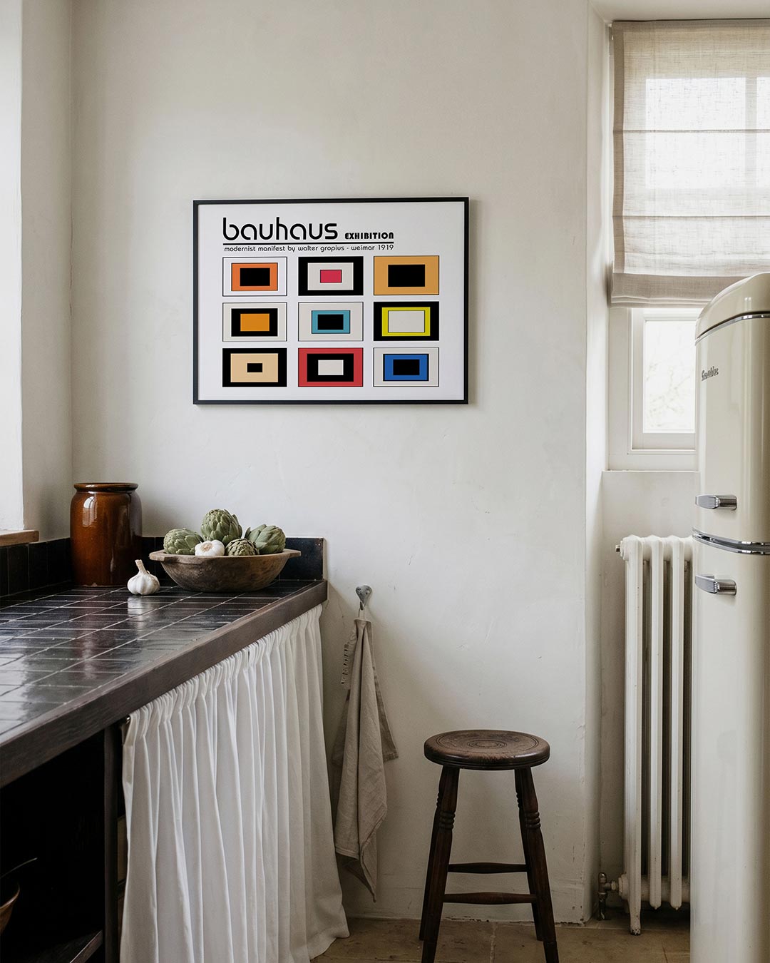 Vorm en kleurvlakken – geometrische poster in Bauhaus-stijl van WallArtistic