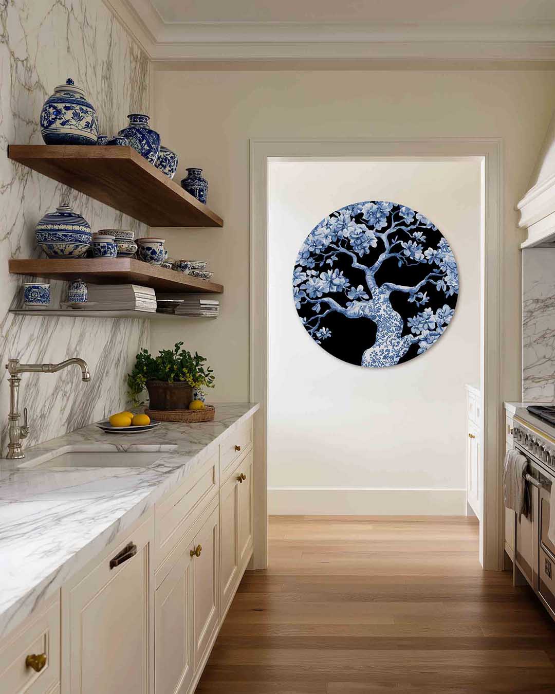 Blauwe boom met bloemen – kleurrijke Pop Art muurcirkel voor aan de muur