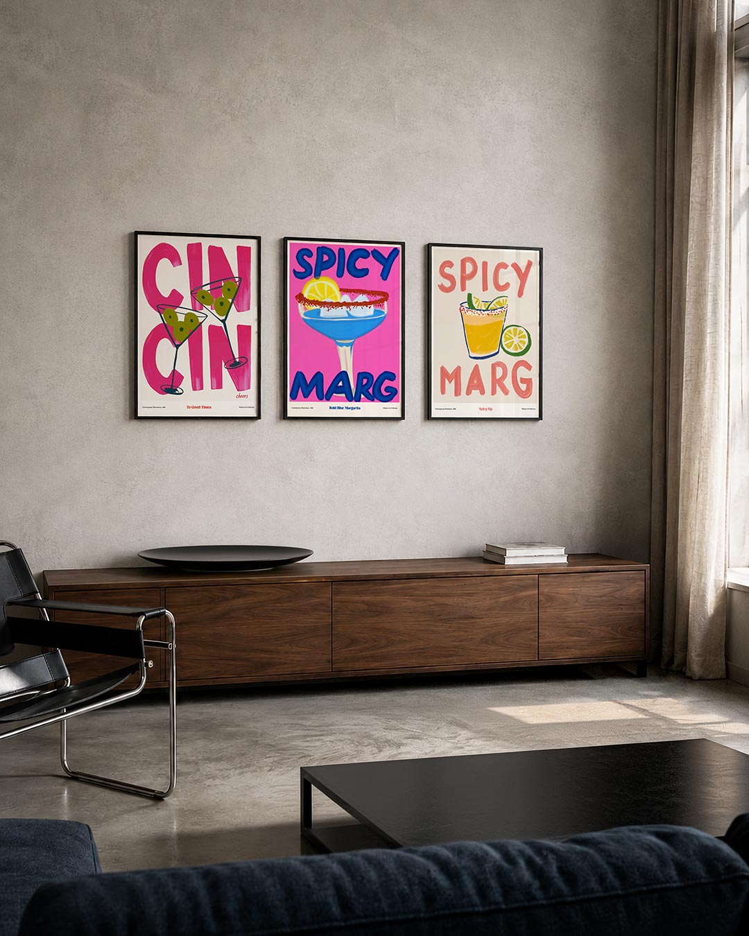 Kleurrijke cheers posterset – tweede productweergave – deze posterset in drie delen toont speelse martiniglazen