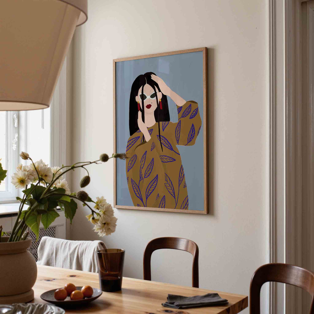 Vrouw met zonnebril – eigentijdse illustratie poster in staand formaat