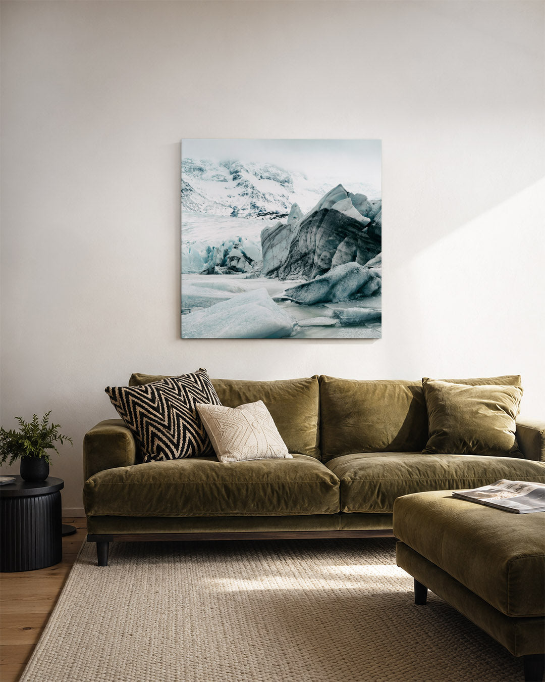 Ijslandschap bergen kunstwerk – derde productweergave – deze kunstwerk toont een indrukwekkend ijslandschap met scherpe