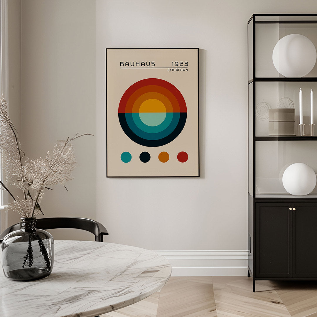 Cirkelvormen en kleur – geometrische Bauhaus poster in staand formaat