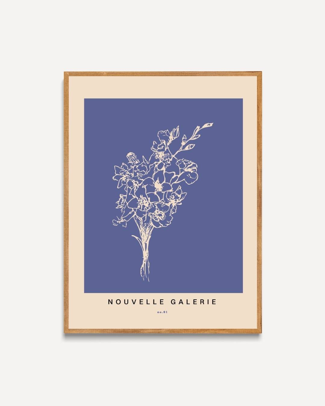 Witte bloemen op blauwe achtergrond Poster – portret poster als wanddecoratie
