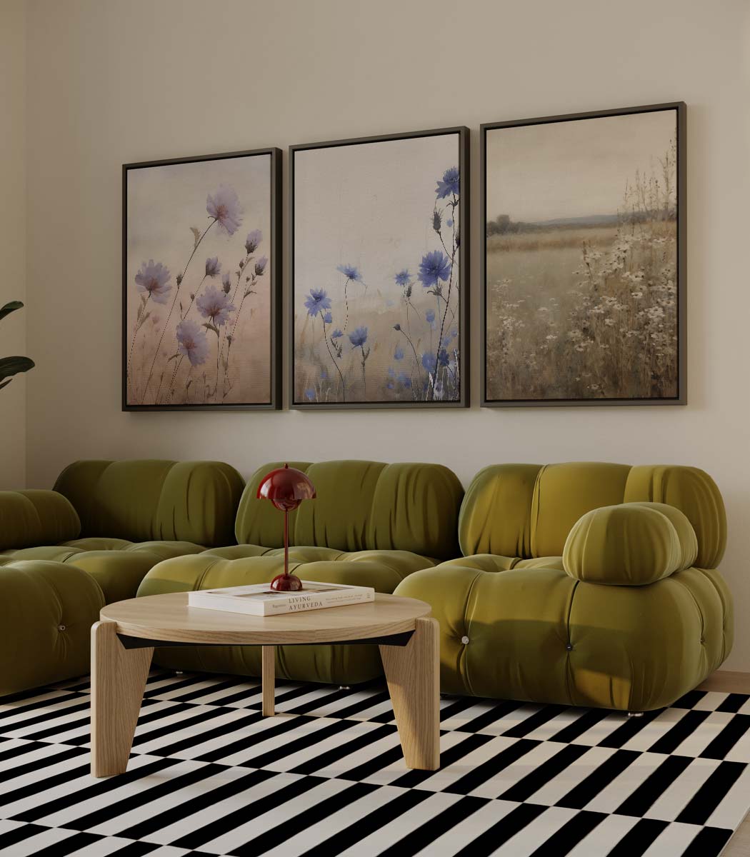 Veld vol bloemen in blauw en beige – drieluik als wanddecoratie