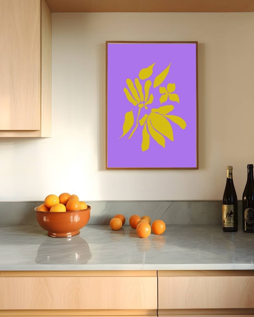 Gele abstracte bloemensilhouet op paarse achtergrond Poster – staande poster voor modern interieur