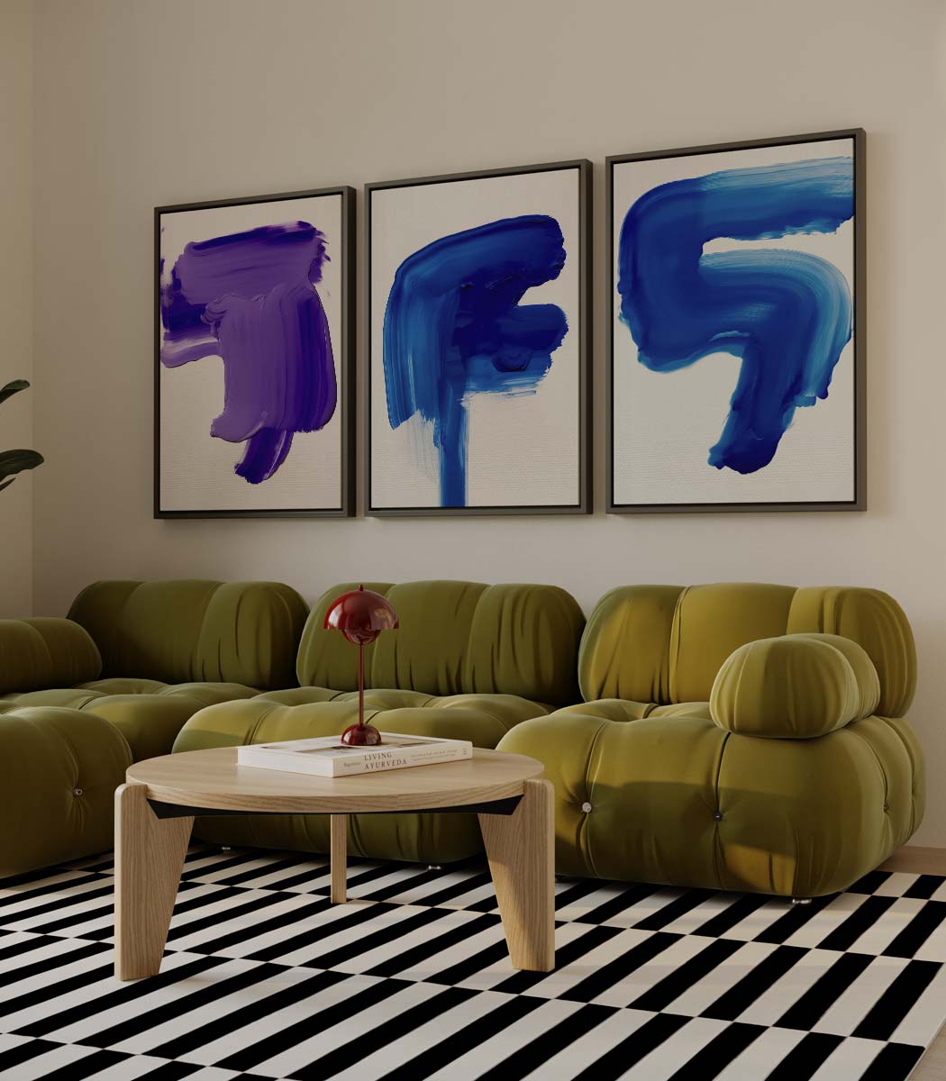 Abstracte penseelstreken in blauw en paars – drieluik als wanddecoratie