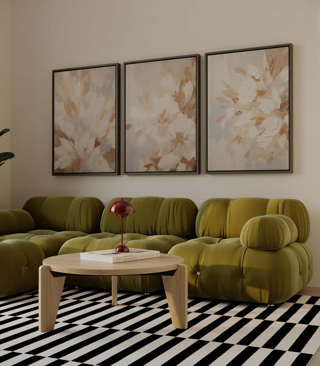 Abstracte bloemen in zachte tonen – canvas drieluik in portret formaat