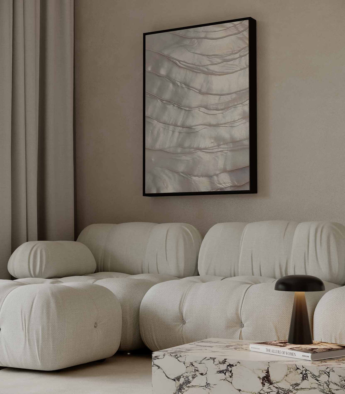 Parelmoer lagen in lichtval – staand kunstwerk voor modern interieur