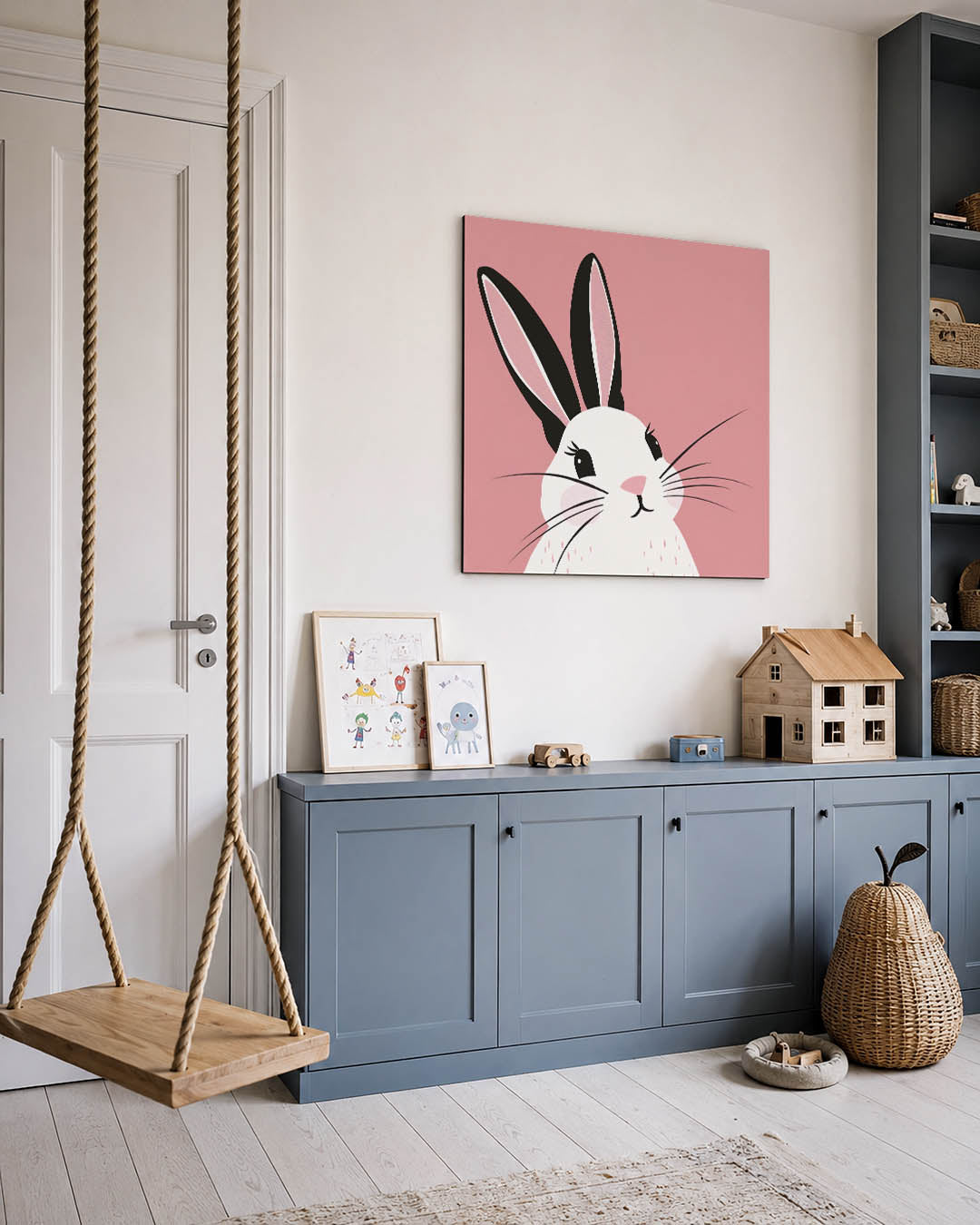 Vrolijk konijn portret kunstwerk – vierkante wanddecoratie – dit kunstwerk toont een schattig konijn met grote oren tegen een