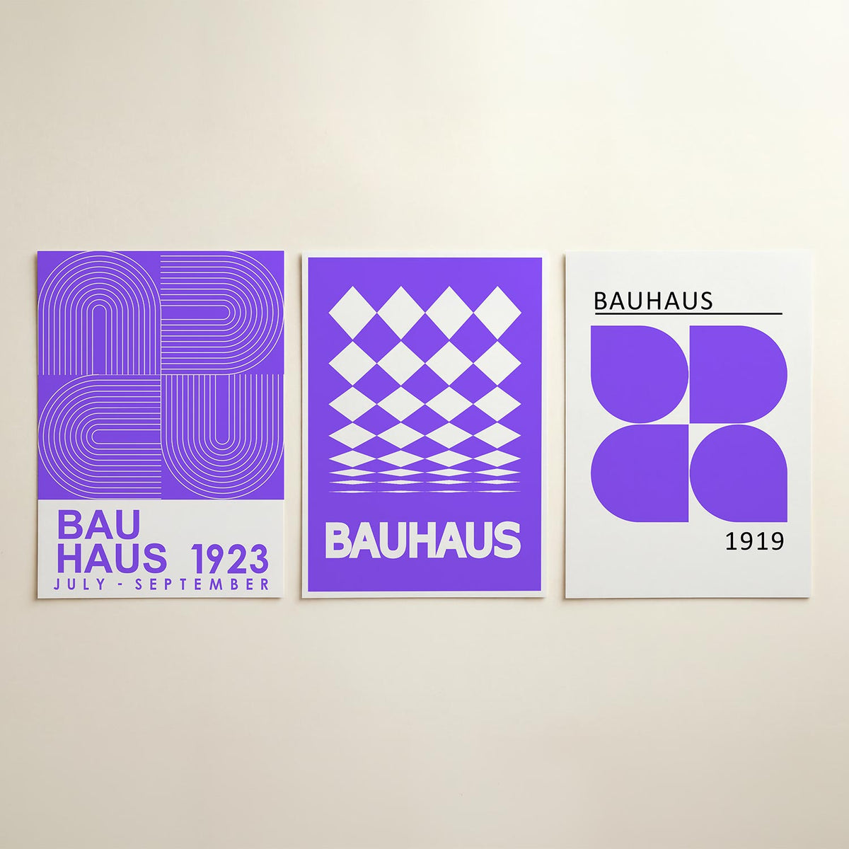 Lijnen en bogen posterset – detailweergave – deze posterset in drie delen toont een spel van paarse en
