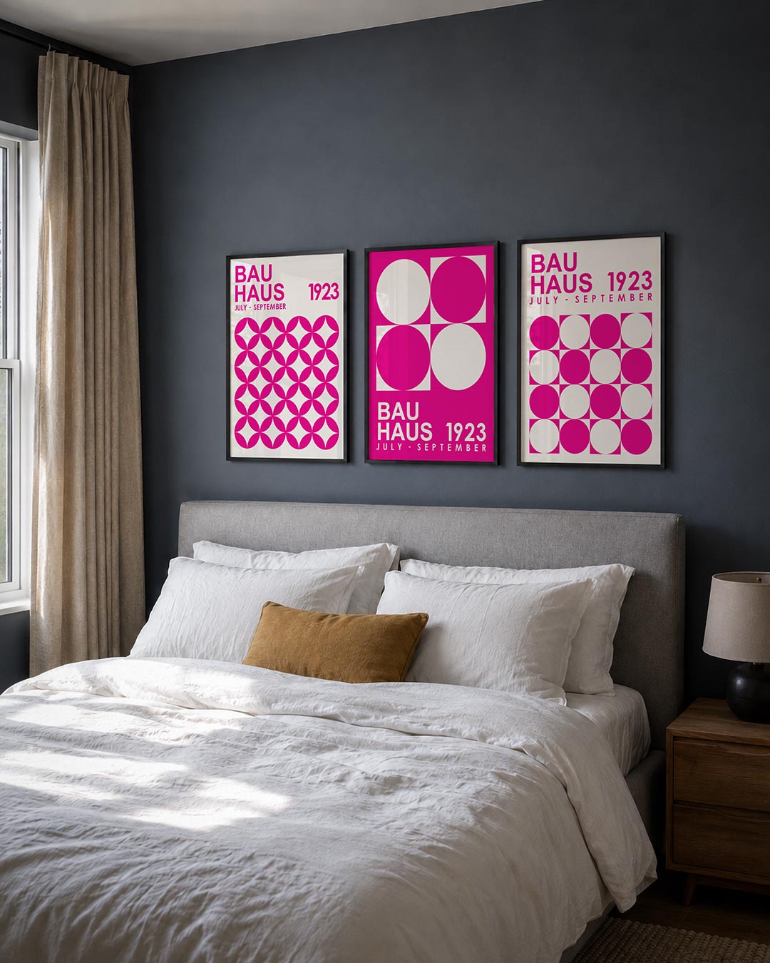 Kleur en ritme posterset – detailweergave – deze posterset in drie delen toont een levendig patroon van roze cirkels die