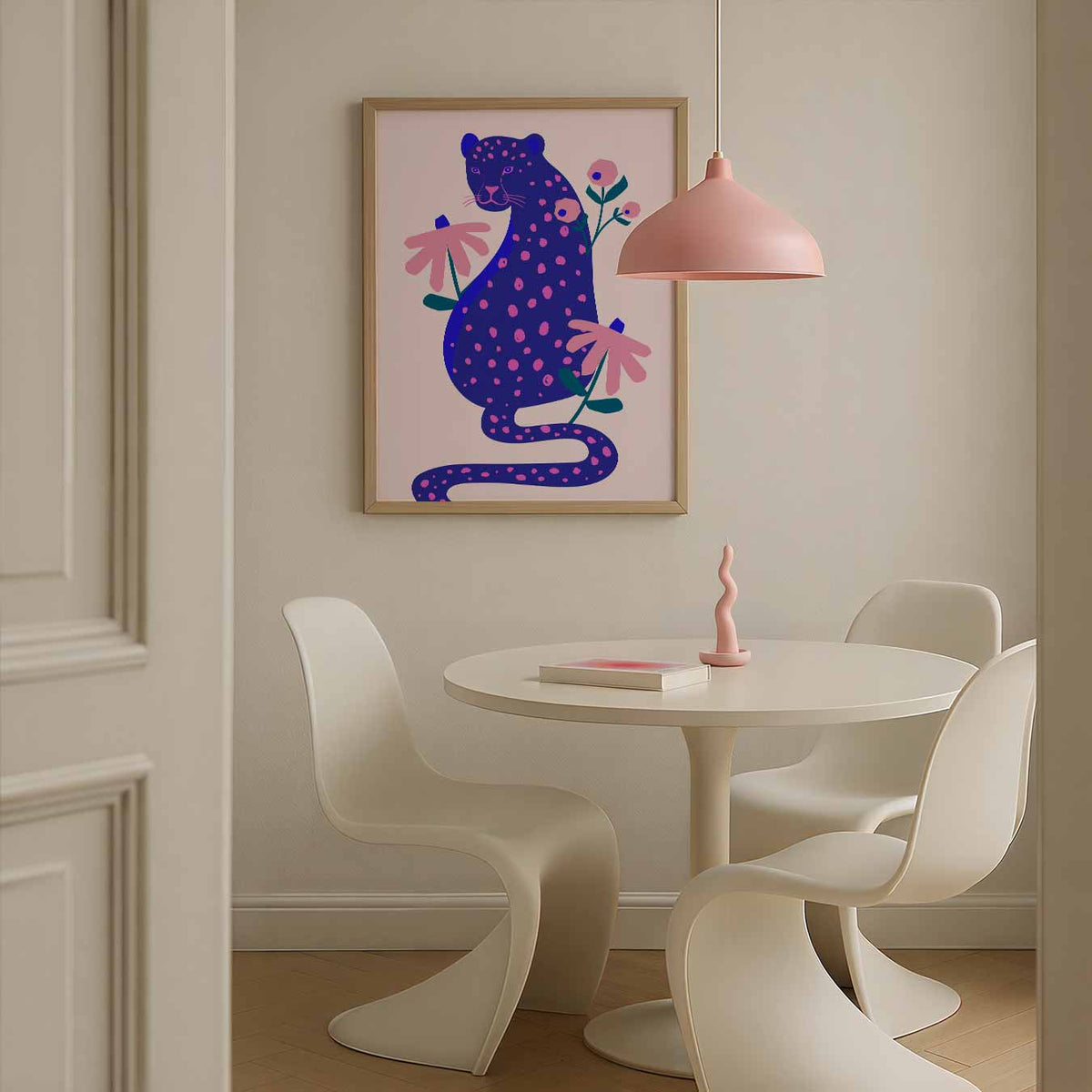 Vrolijke Luipaard Kunstprint – zomerse poster in staand formaat