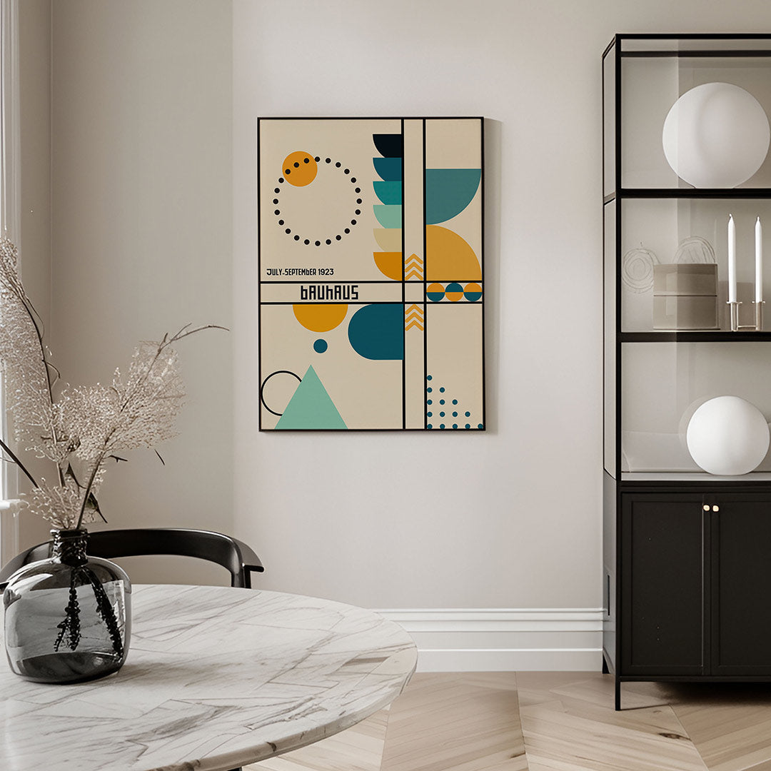 Vorm en kleurvlakken – geometrische Bauhaus poster in staand formaat