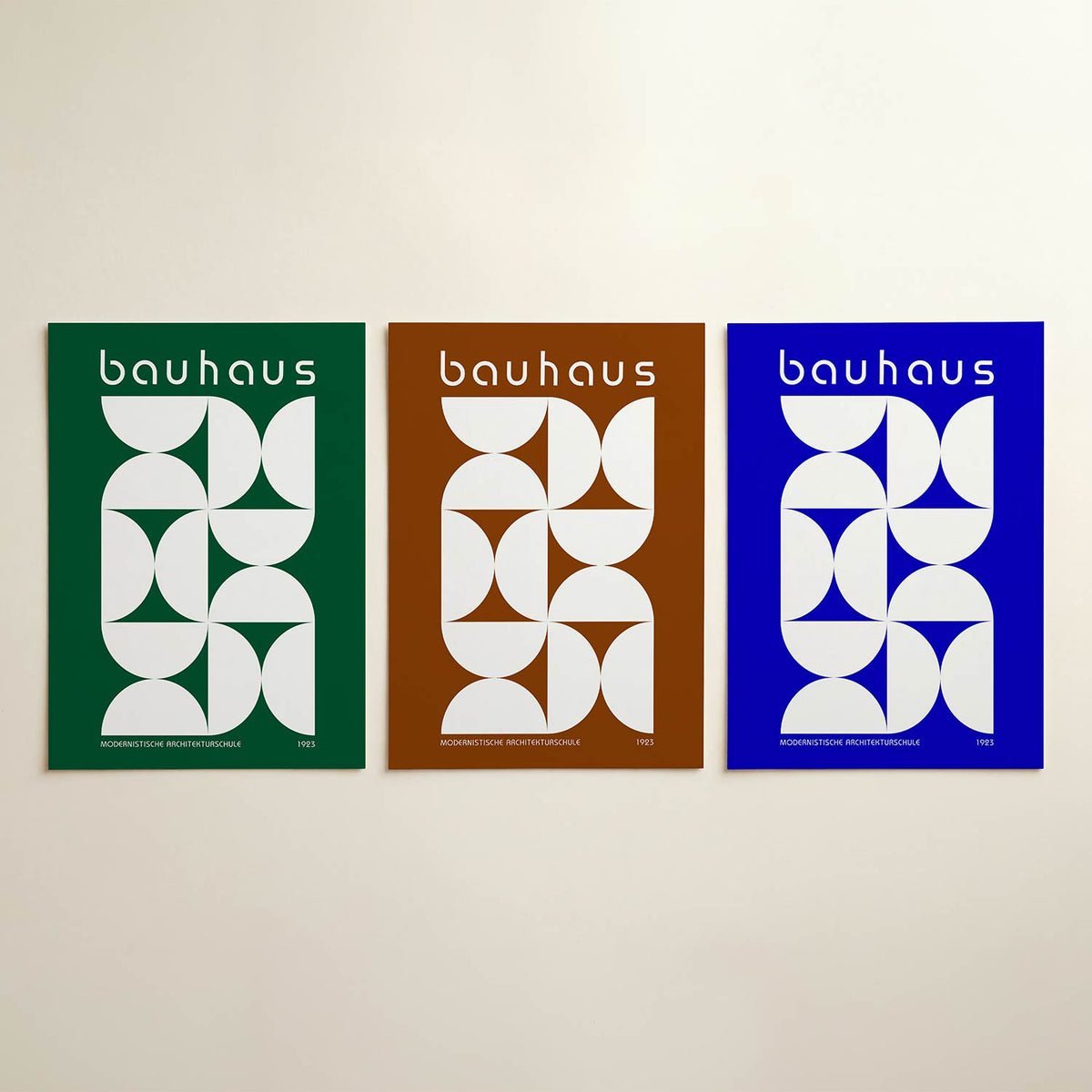 Vorm en balans posterset – detailweergave – deze posterset in drie delen toont een spel van witte geometrische vormen op een