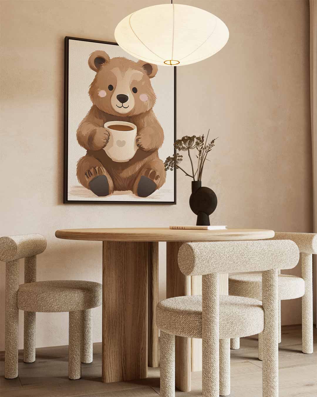 Knuffelbeer met Kopje Koffie – staand kunstwerk voor modern interieur