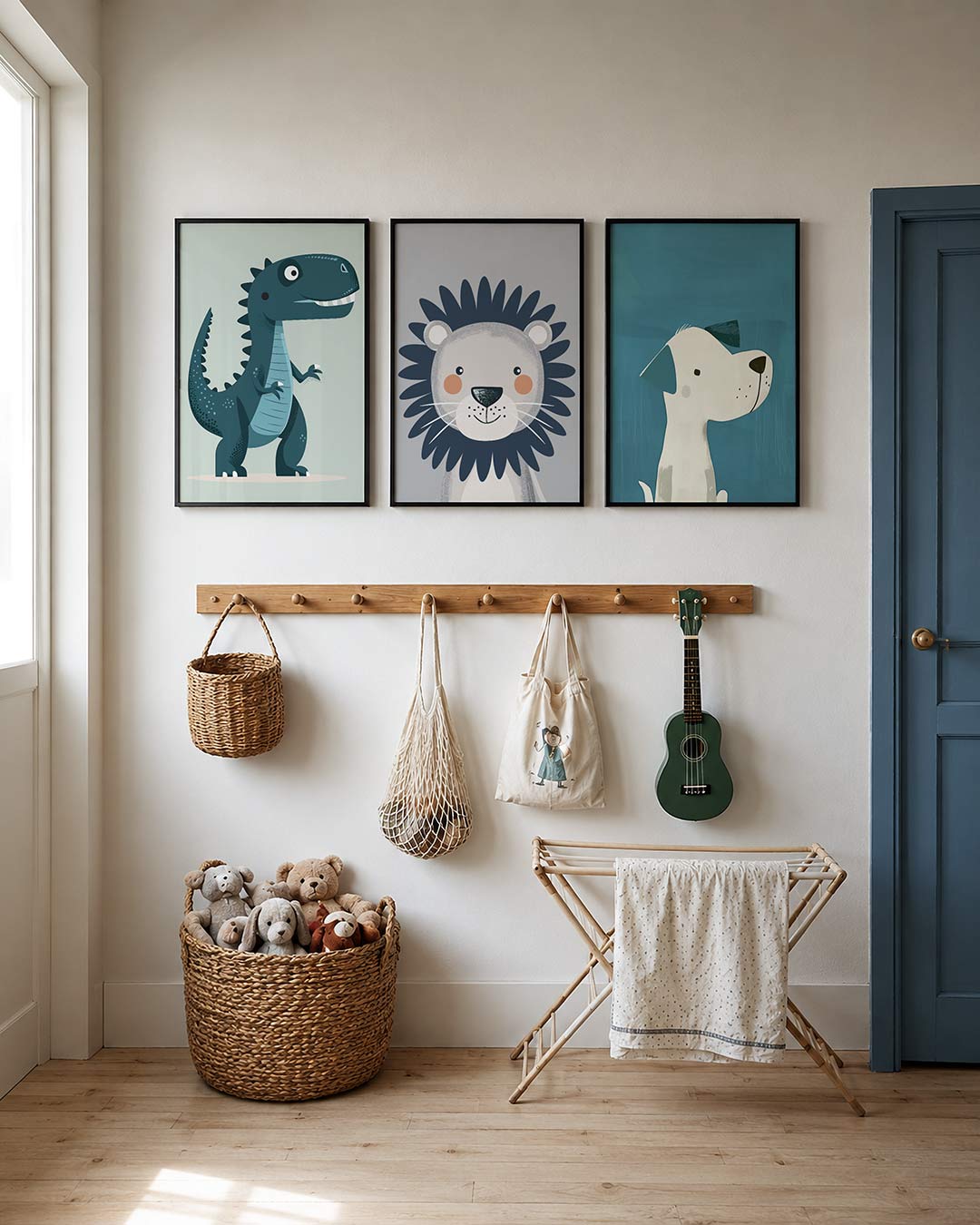 Hond in blauw posterset – detailweergave – een speelse hond tegen een zachte blauwe achtergrond