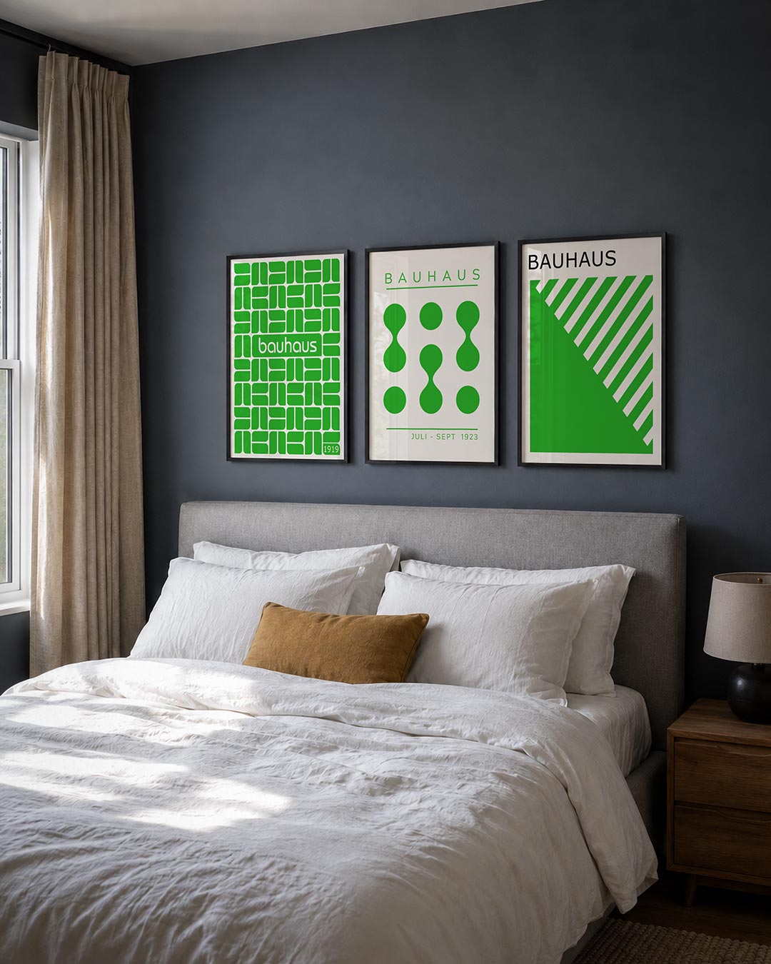 Groene vormenstructuur posterset – detailweergave – deze posterset in drie delen toont een levendig patroon van groene