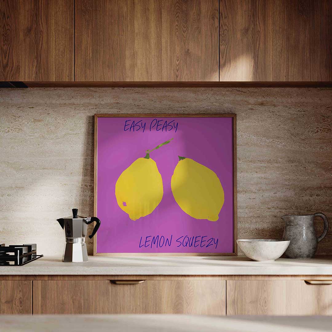 Citroenen op paarse achtergrond – culinaire wandkunst als vierkante poster