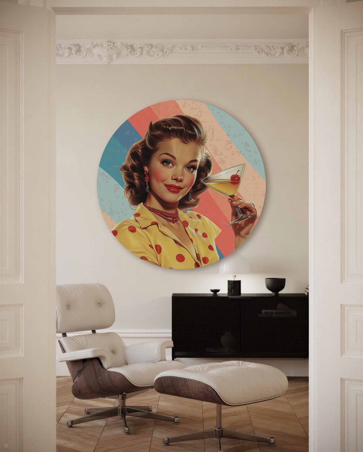 Vrouw met cocktail – kleurrijke Pop Art muurcirkel voor aan de muur