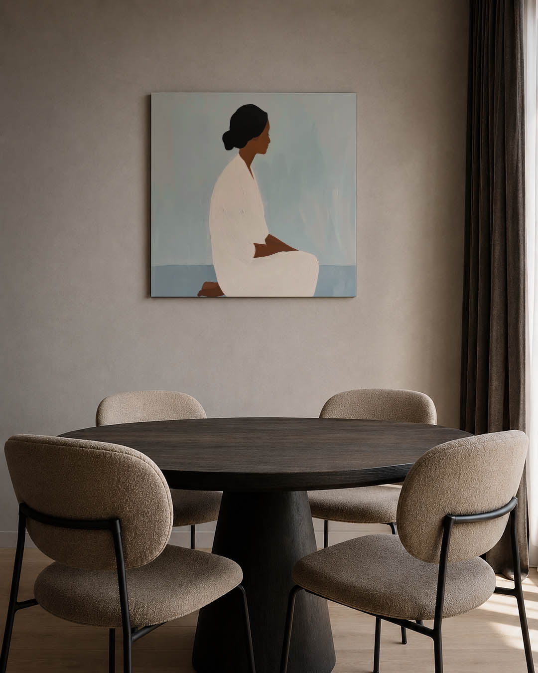 Rustige silhouet kunstwerk – tweede productweergave – dit kunstwerk toont een zittende figuur in profiel, gehuld in zachte
