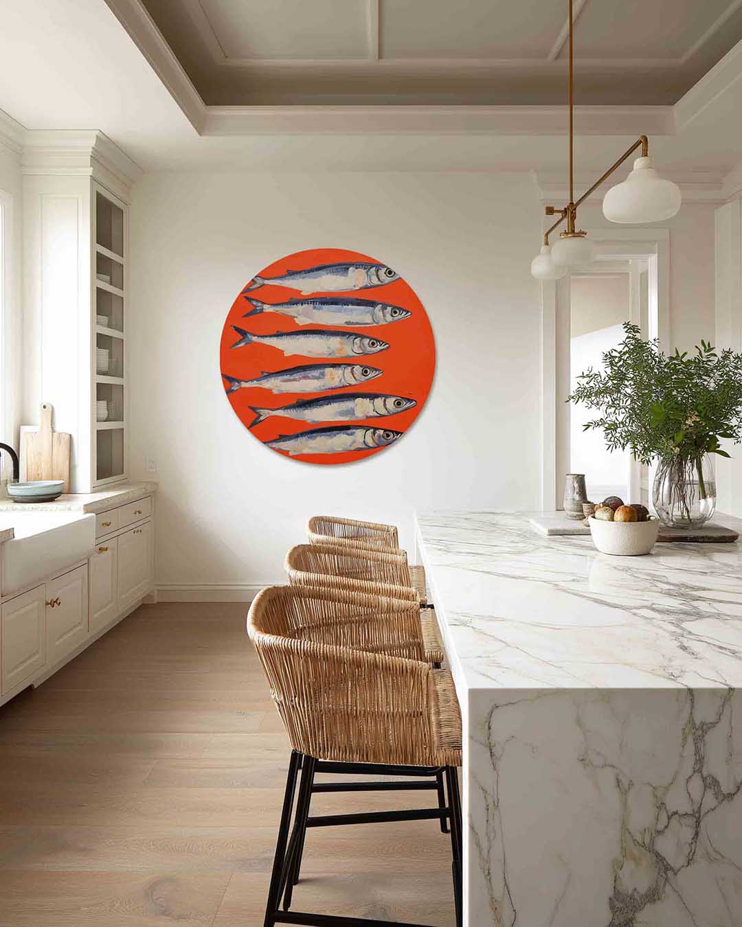 Zes vissen op oranje – abstracte muurcirkel als ronde wanddecoratie